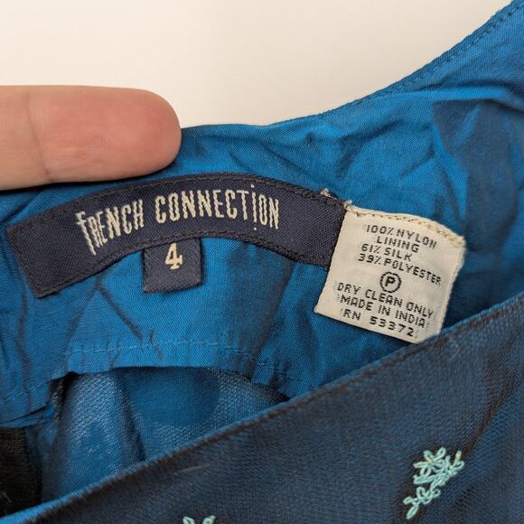 French Connection Blue Floral Embroidered Sleeveless Silk Blend Dress Size 4 - Picture 4 of 4